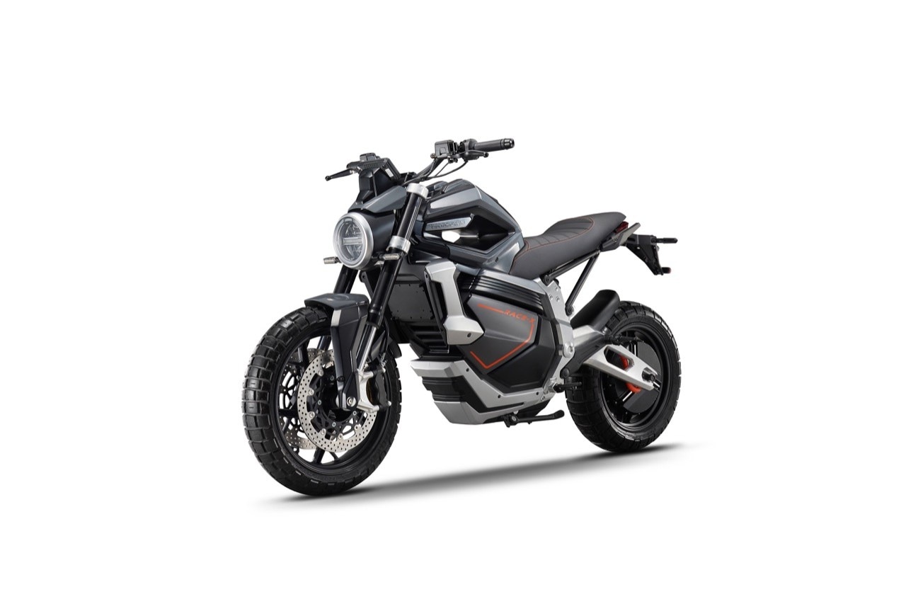 Velocifero: a EICMA 2023 arriva Race-X